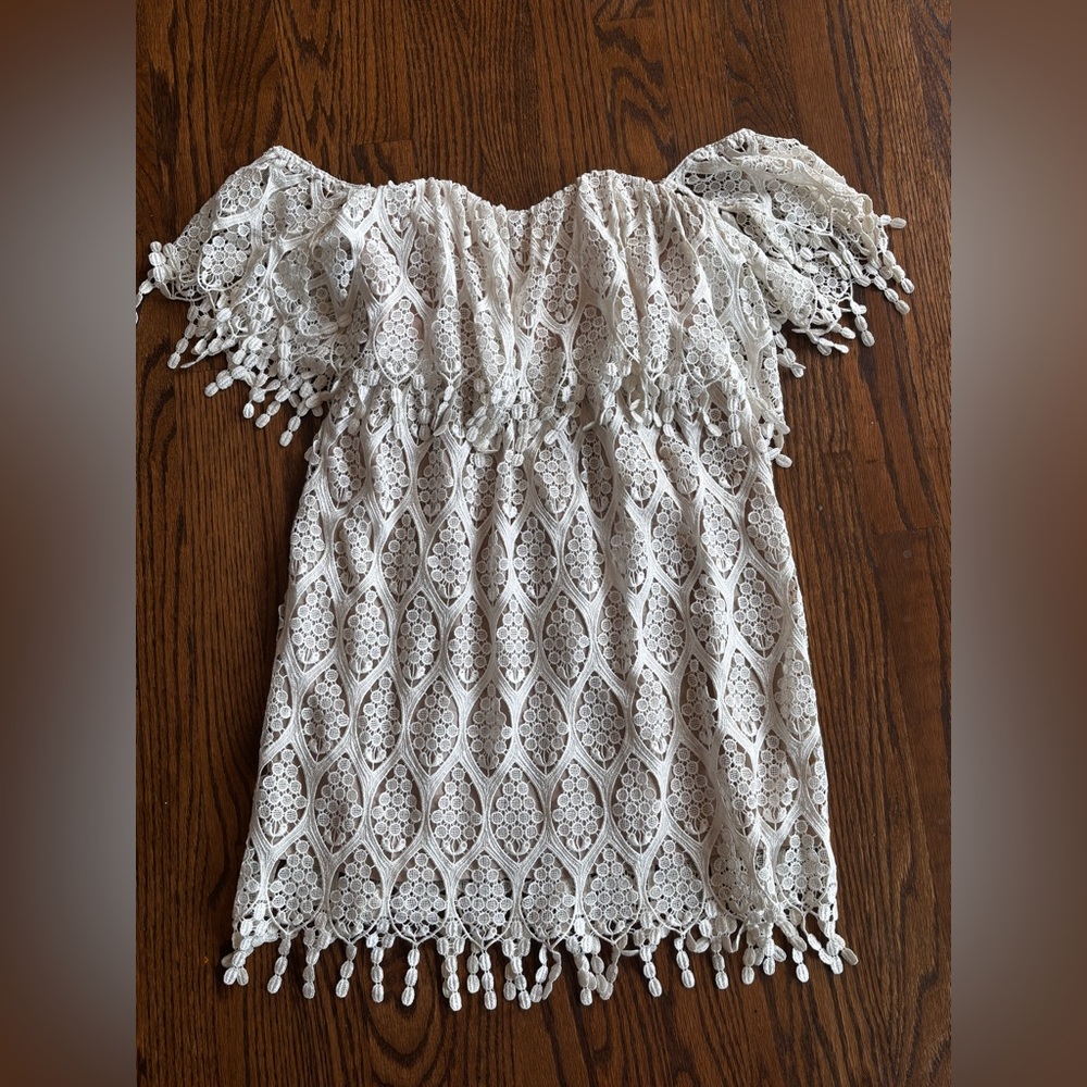 Cold Stone Fox ivory Iowa Off-Shoulder Dress